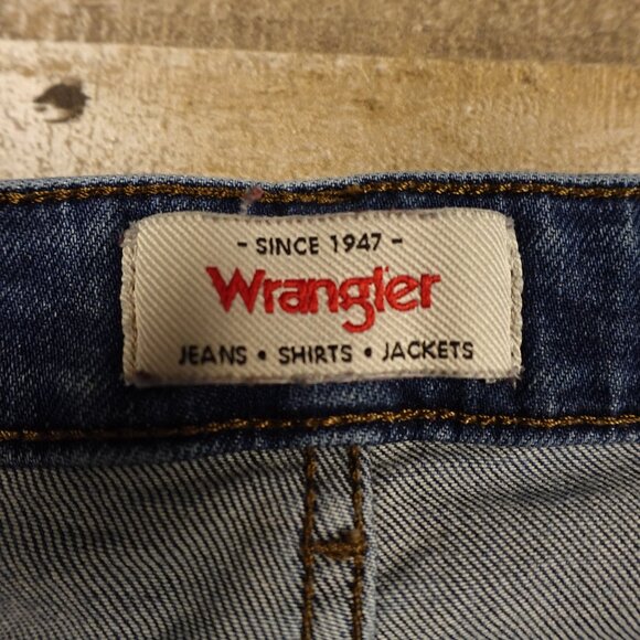 Wrangler High-Rise Wide Leg Jeans Women’s 16 Blue Denim Vintage-Inspired - Picture 3 of 14